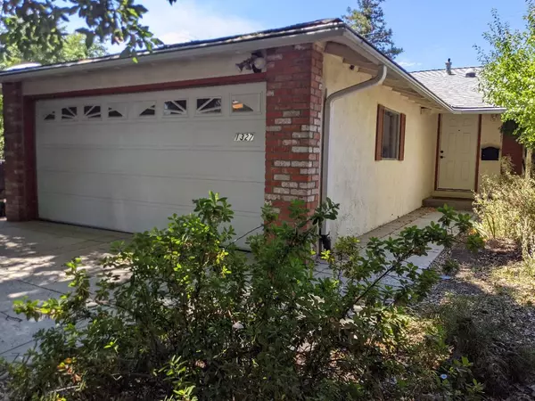 1327 Buckeye LN, Davis, CA 95618