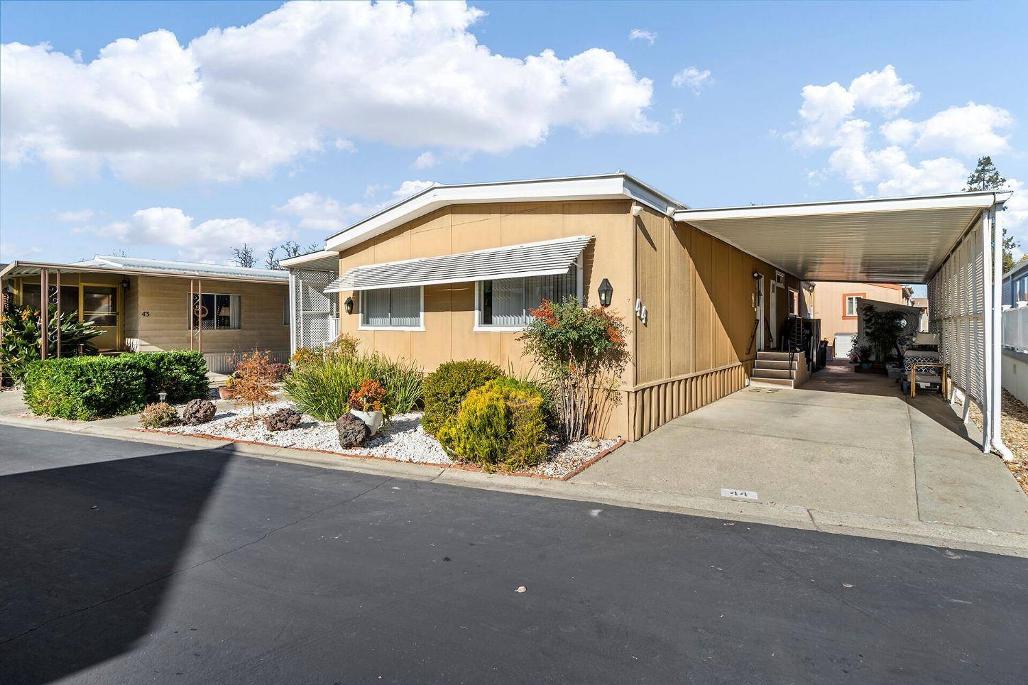 Pleasanton, CA 94566,3263 Vineyard AVE #44