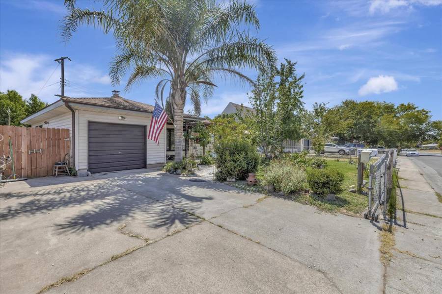 5716 Georgia DR, North Highlands, CA 95660