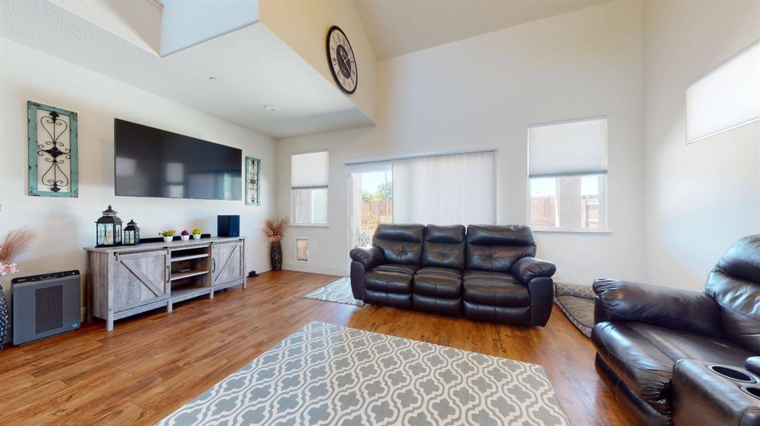 573 St Helena DR, Newman, CA 95360