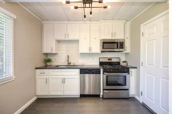 Sacramento, CA 95820,5451 70th ST