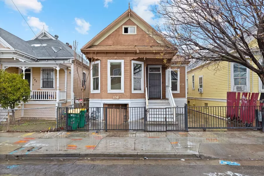 136 N Aurora ST, Stockton, CA 95202