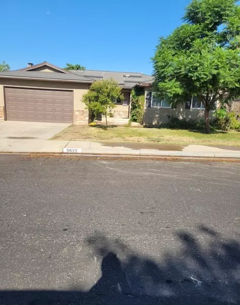2922 N Fine AVE, Clovis, CA 93612