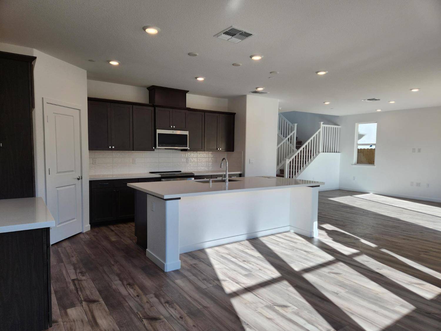 Elk Grove, CA 95624,8532 Cottonseed WAY
