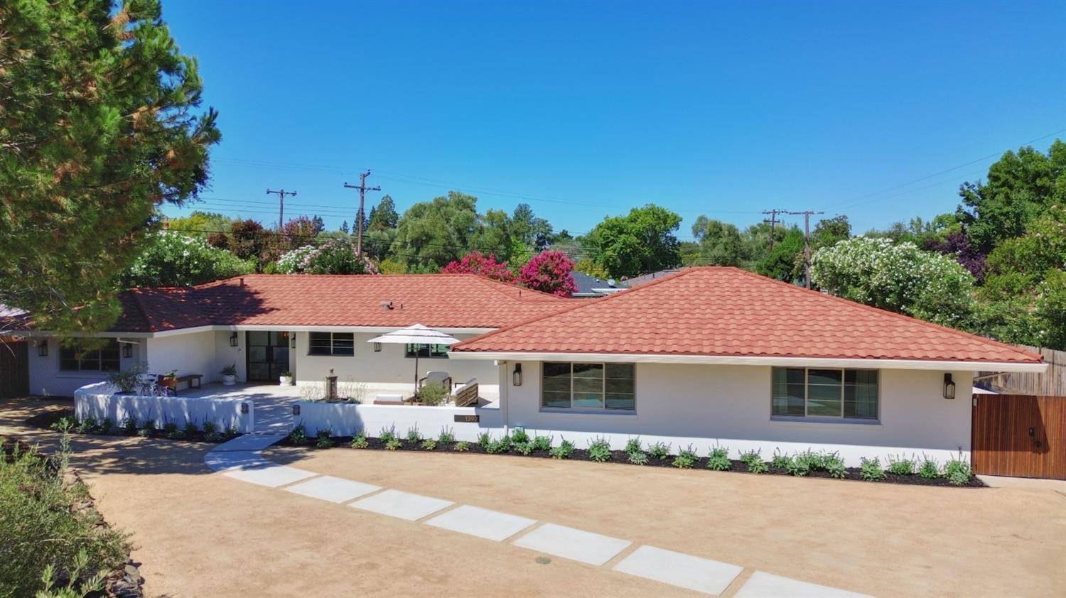 Carmichael, CA 95608,1397 Pars Oak LN