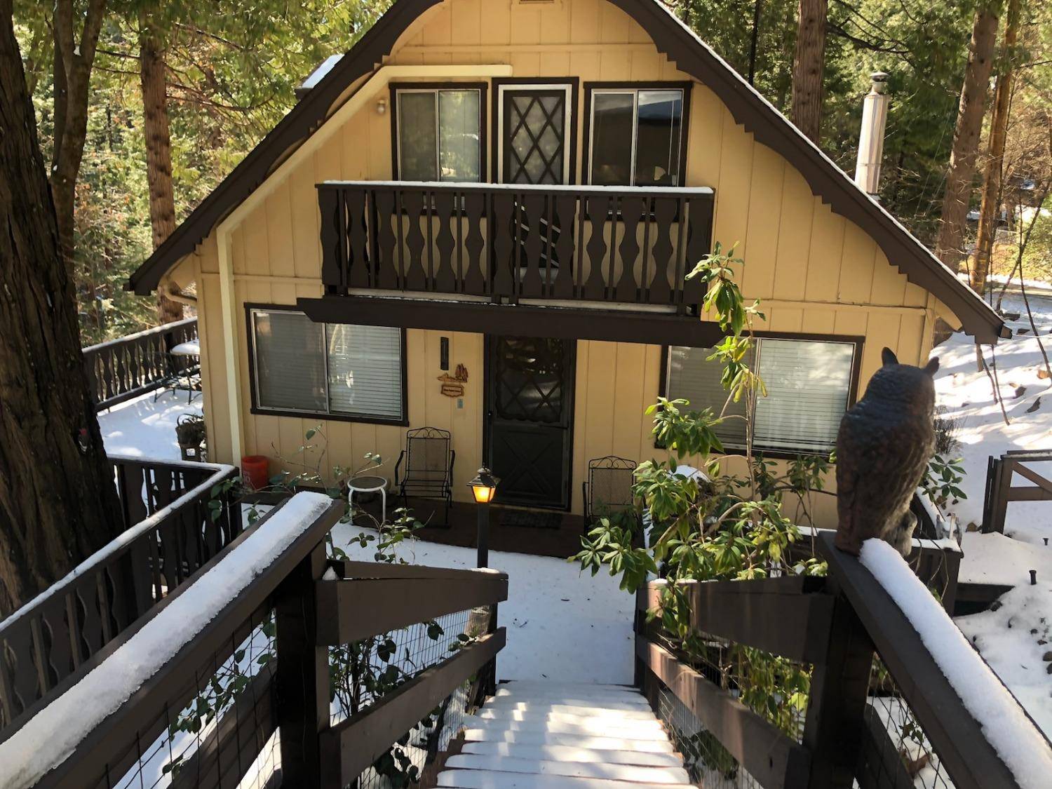 4954 Fin CT, Pollock Pines, CA 95726