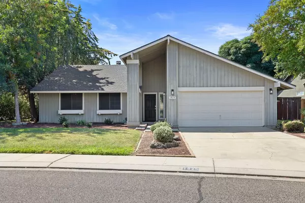 1925 Fox Glen DR, Hughson, CA 95326