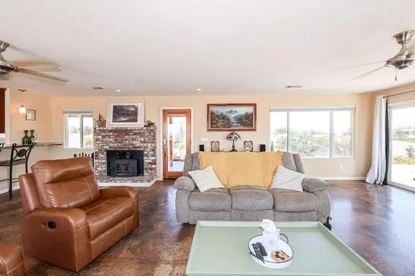 Raymond, CA 93653,26905 Road 407