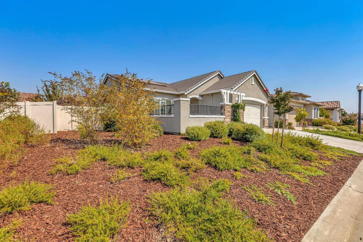 4037 Don River LN, Sacramento, CA 95834