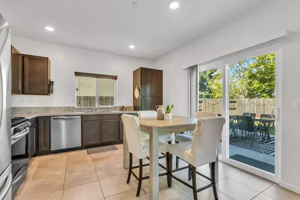 8212 Kossum WAY Elk Grove, CA 95624