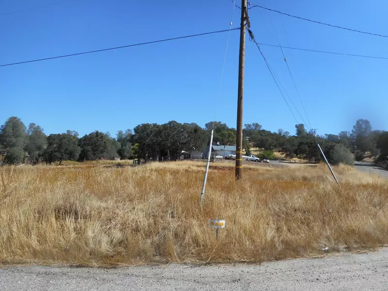 3319 Maravilla DR, Coulterville, CA 95311