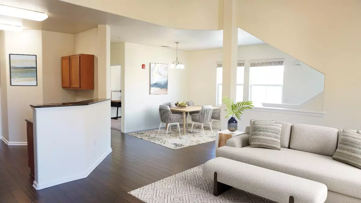 Sacramento, CA 95835,5350 Dunlay DR #3013