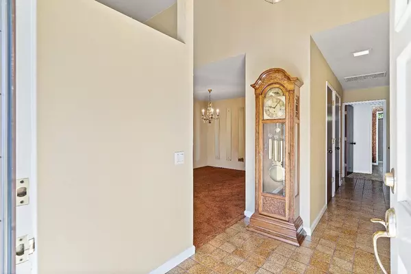 Sacramento, CA 95831,6728 Benham WAY