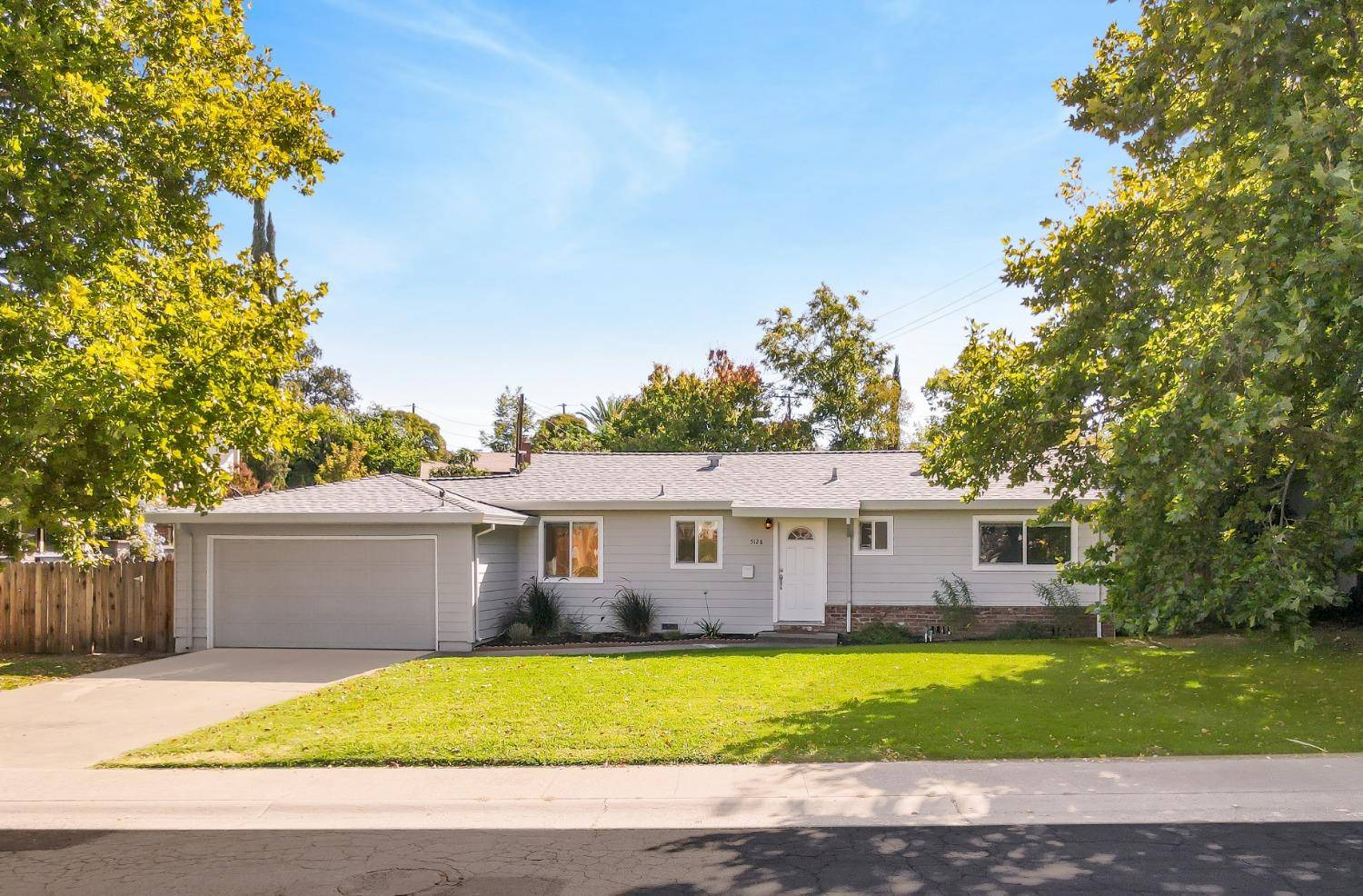 5128 Dove DR, Fair Oaks, CA 95628