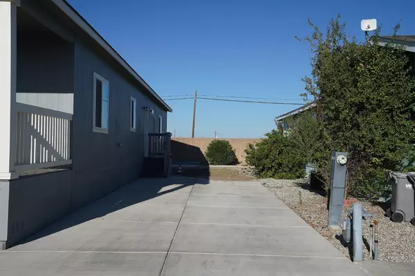 Dunnigan, CA 95937,5130 County Rd 99 West #12