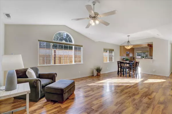 Grass Valley, CA 95949,104 Carriage LN