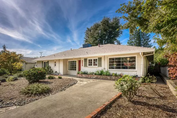 Sacramento, CA 95822,4940 Flora Vista LN