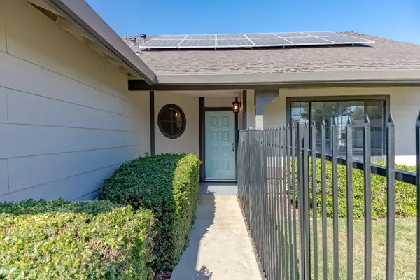 Sacramento, CA 95828,8307 Summer Falls CIR