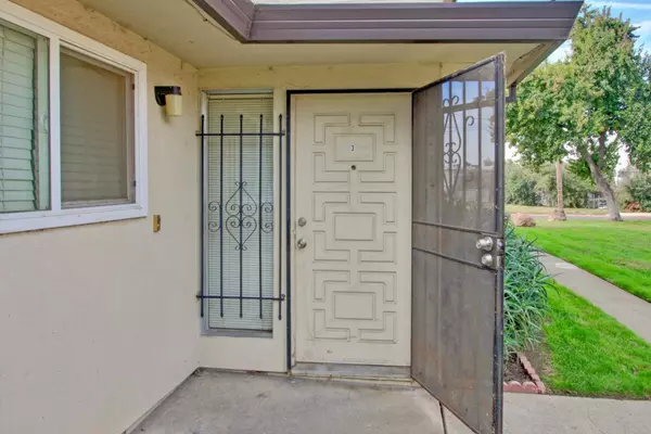 Sacramento, CA 95842,5607 Revelstok DR #3