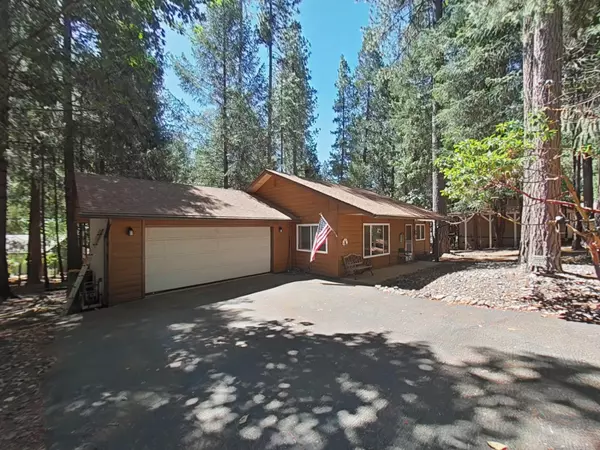 5524 Daisy LN, Pollock Pines, CA 95726