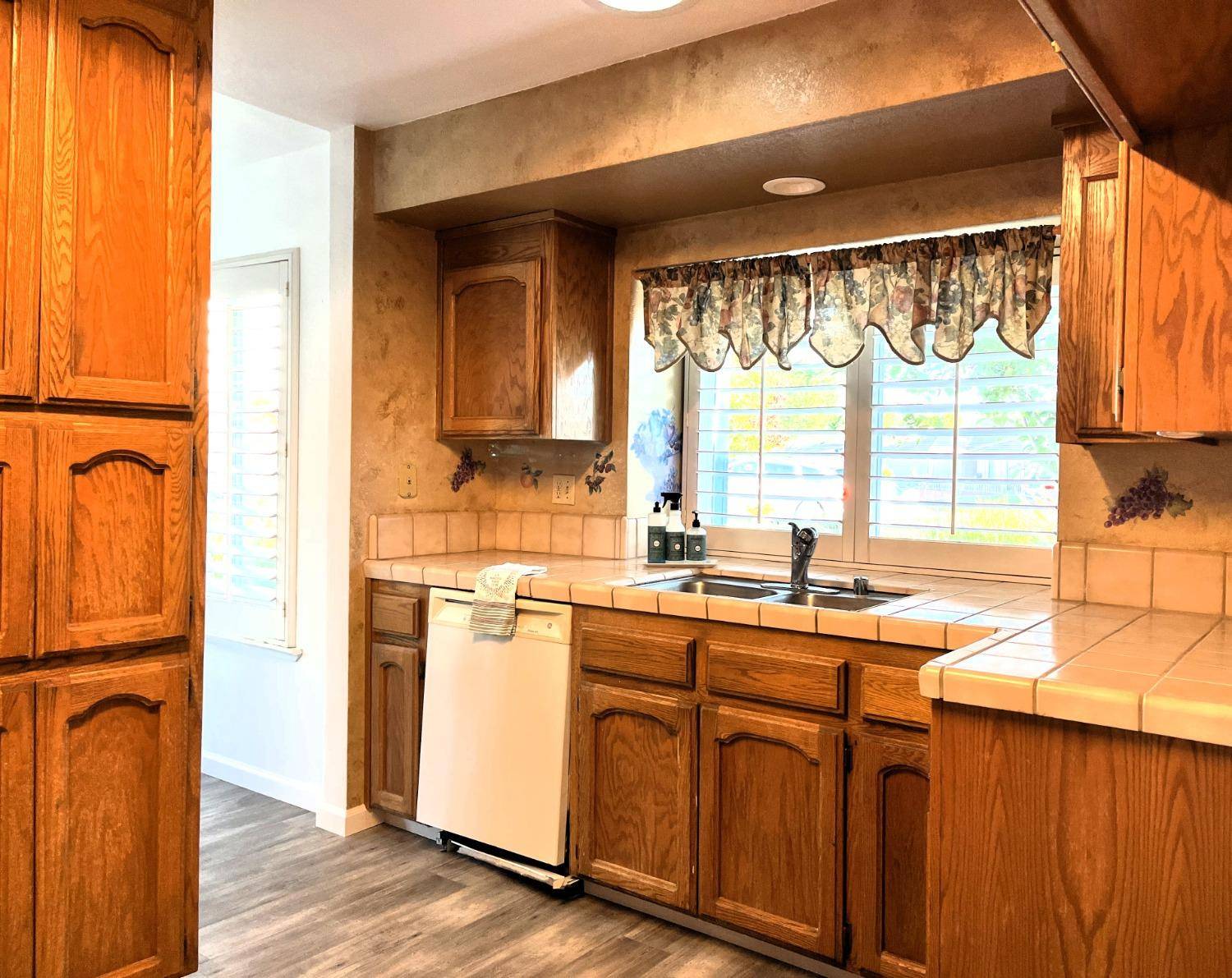 Sacramento, CA 95829,9015 Amador Valley CT