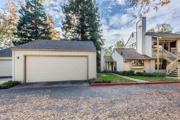 Carmichael, CA 95608,6400 Solitary LN #A