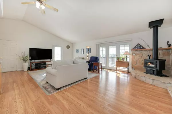 855 Holly Hills DR Auburn, CA 95603