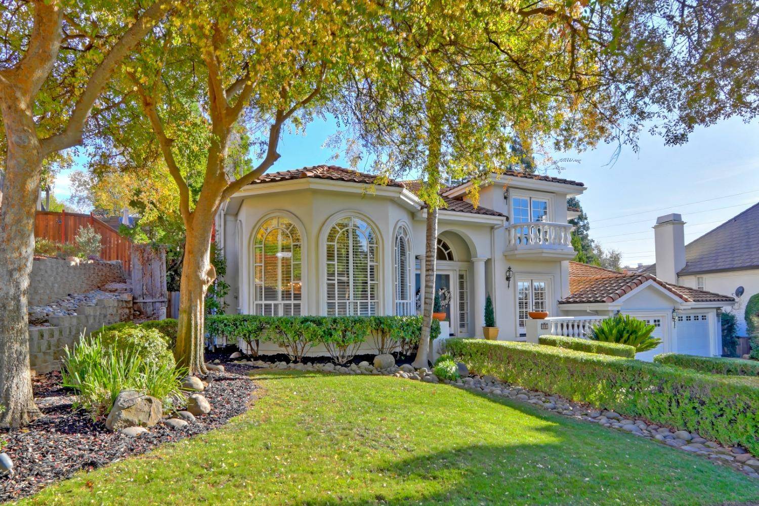 Folsom, CA 95630,304 Canyon Falls DR