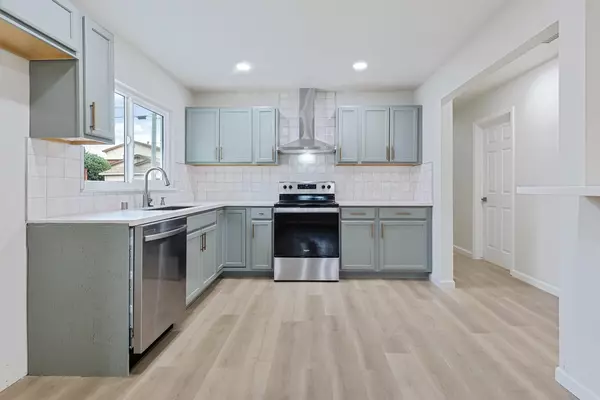 Lodi, CA 95242,1924 Robert ST