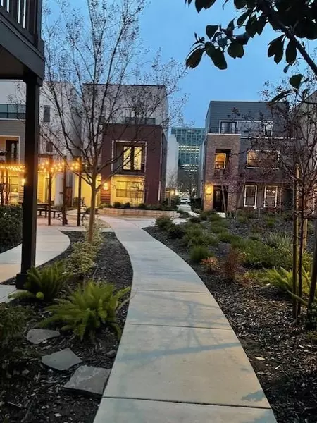 1018 Alkali LN, Sacramento, CA 95814