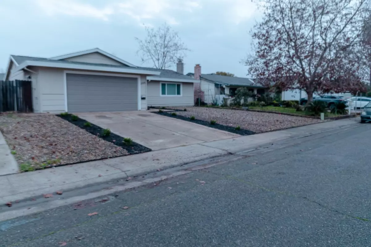 Sacramento, CA 95827,3305 Glenmoor DR