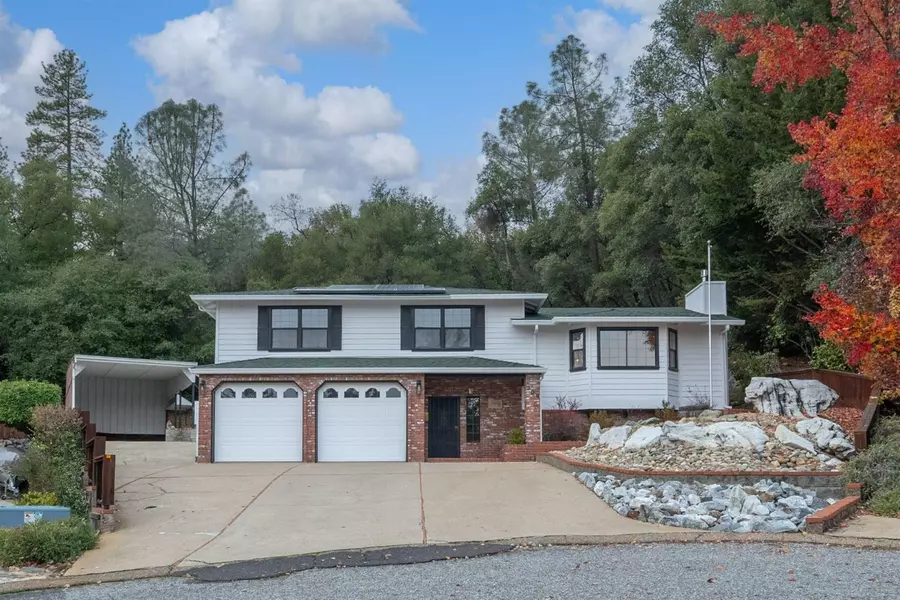 909 Rocky Hill, Murphys, CA 95247