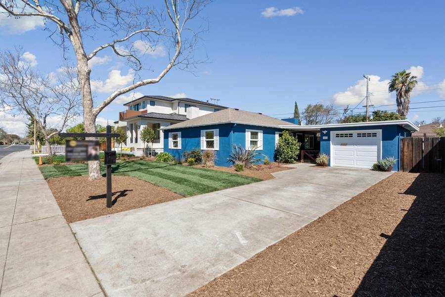 3113 Greer Rd, Palo Alto, CA 94303