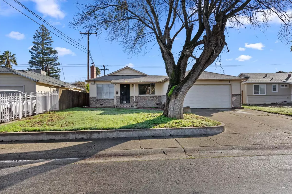 Sacramento, CA 95822,7351 15th ST