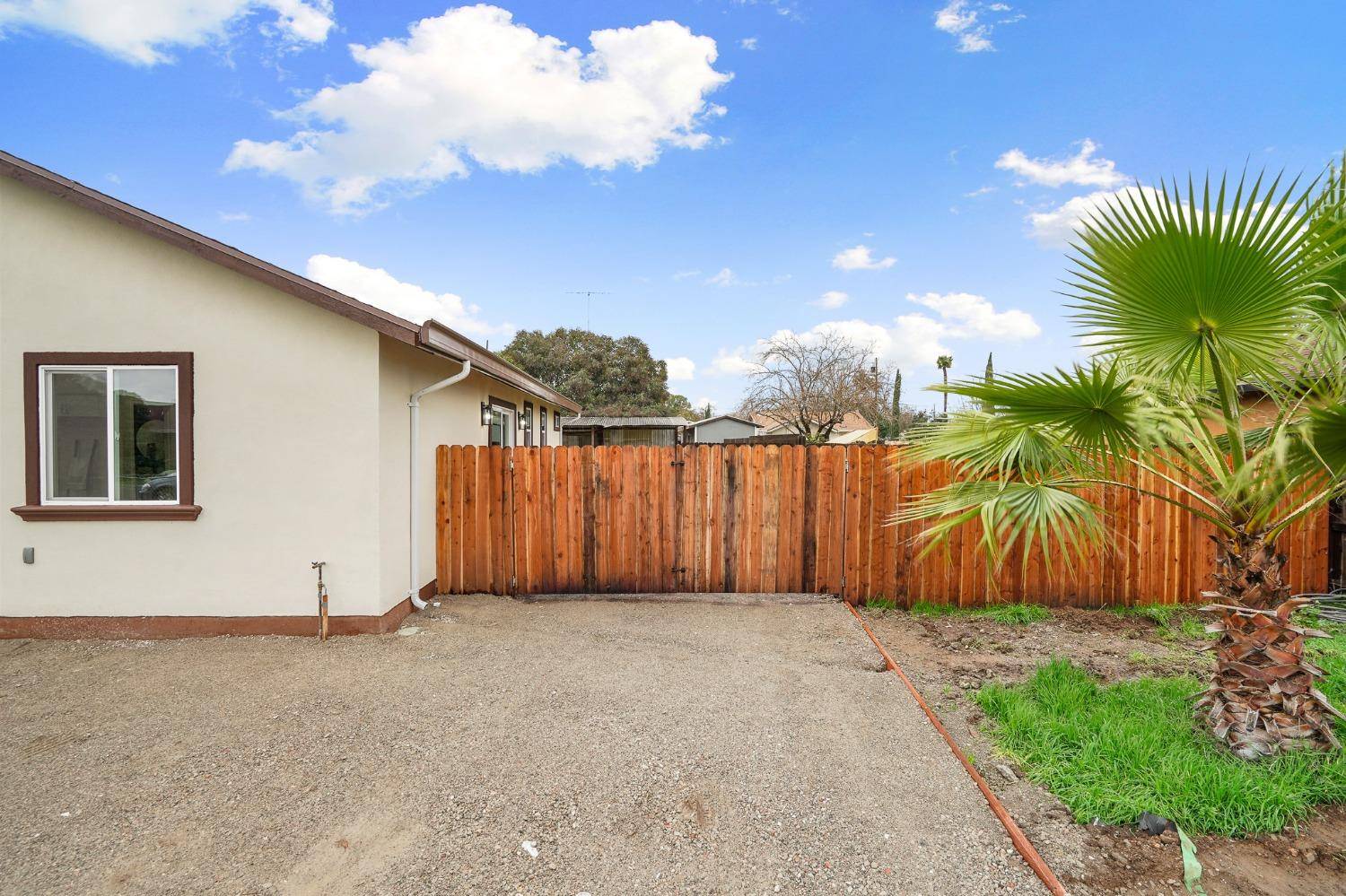 Stockton, CA 95215,829 S Dawes AVE