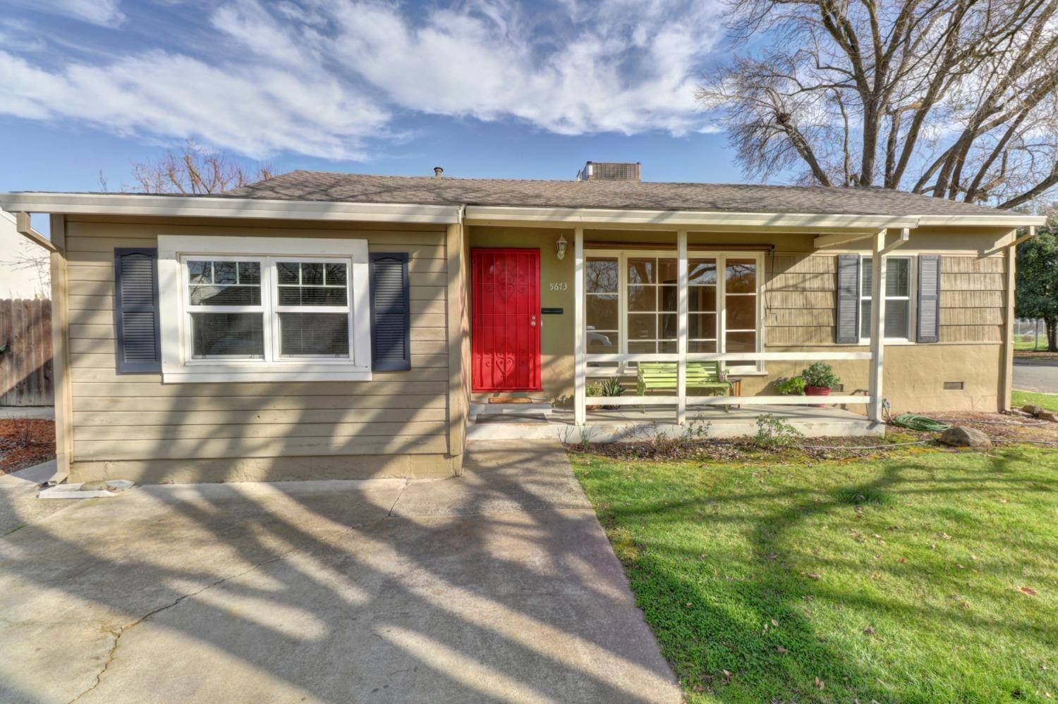 Sacramento, CA 95822,5673 La Campana WAY