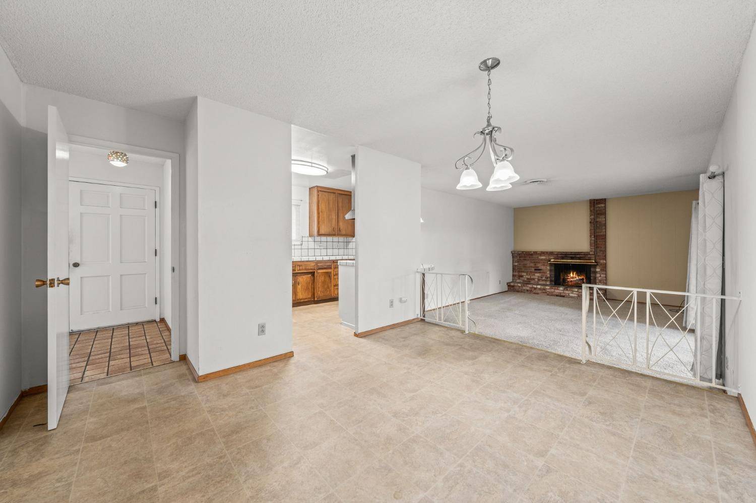 Sacramento, CA 95826,2621 Marquette DR