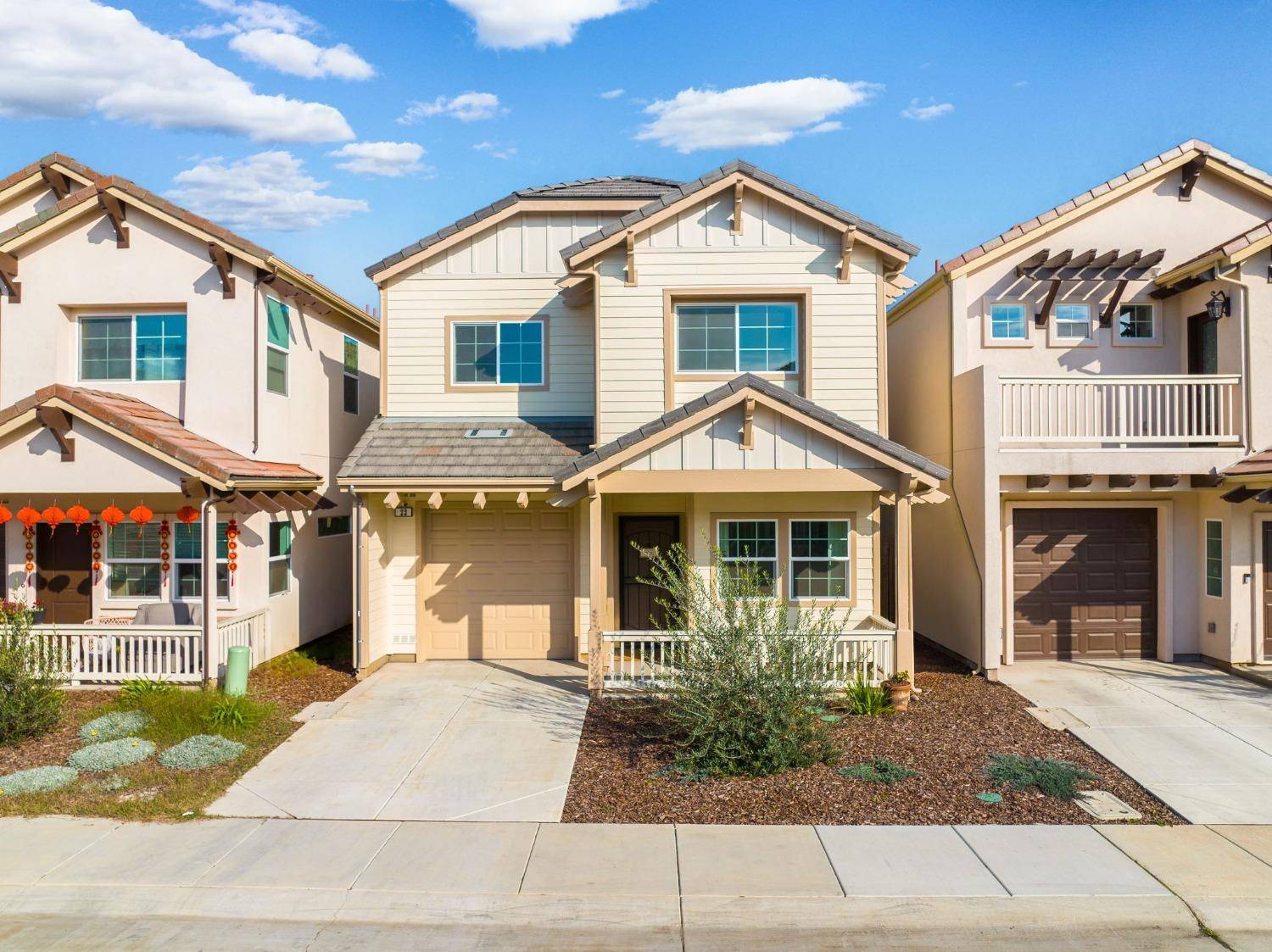 Sacramento, CA 95828,22 Lake House Court