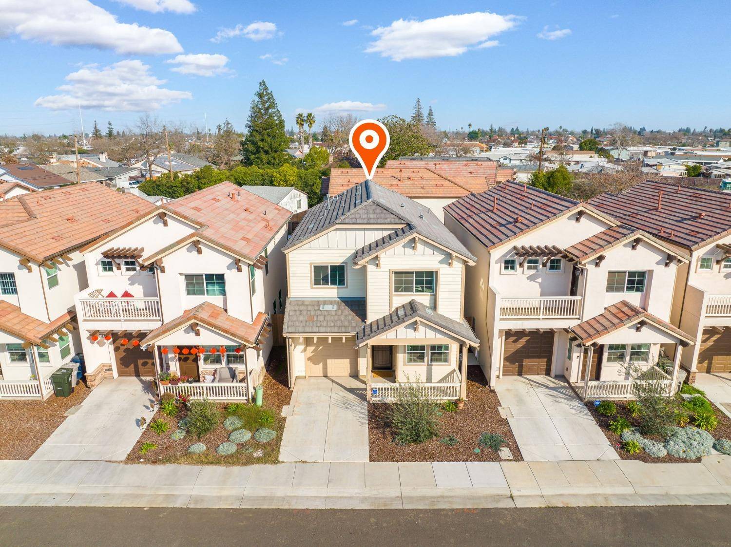 Sacramento, CA 95828,22 Lake House Court