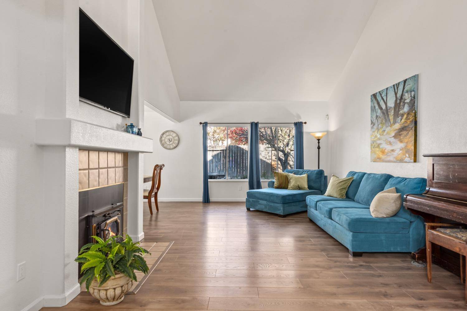 Sacramento, CA 95838,4995 Shady Leaf WAY