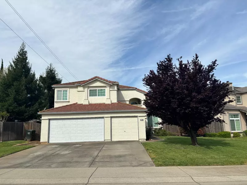 8788 Laguna Star Dr, Elk Grove, CA 95758