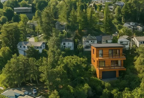 2 Westover DR, Oakland, CA 94603