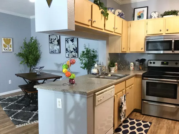 Roseville, CA 95678,701 Gibson DR #1115