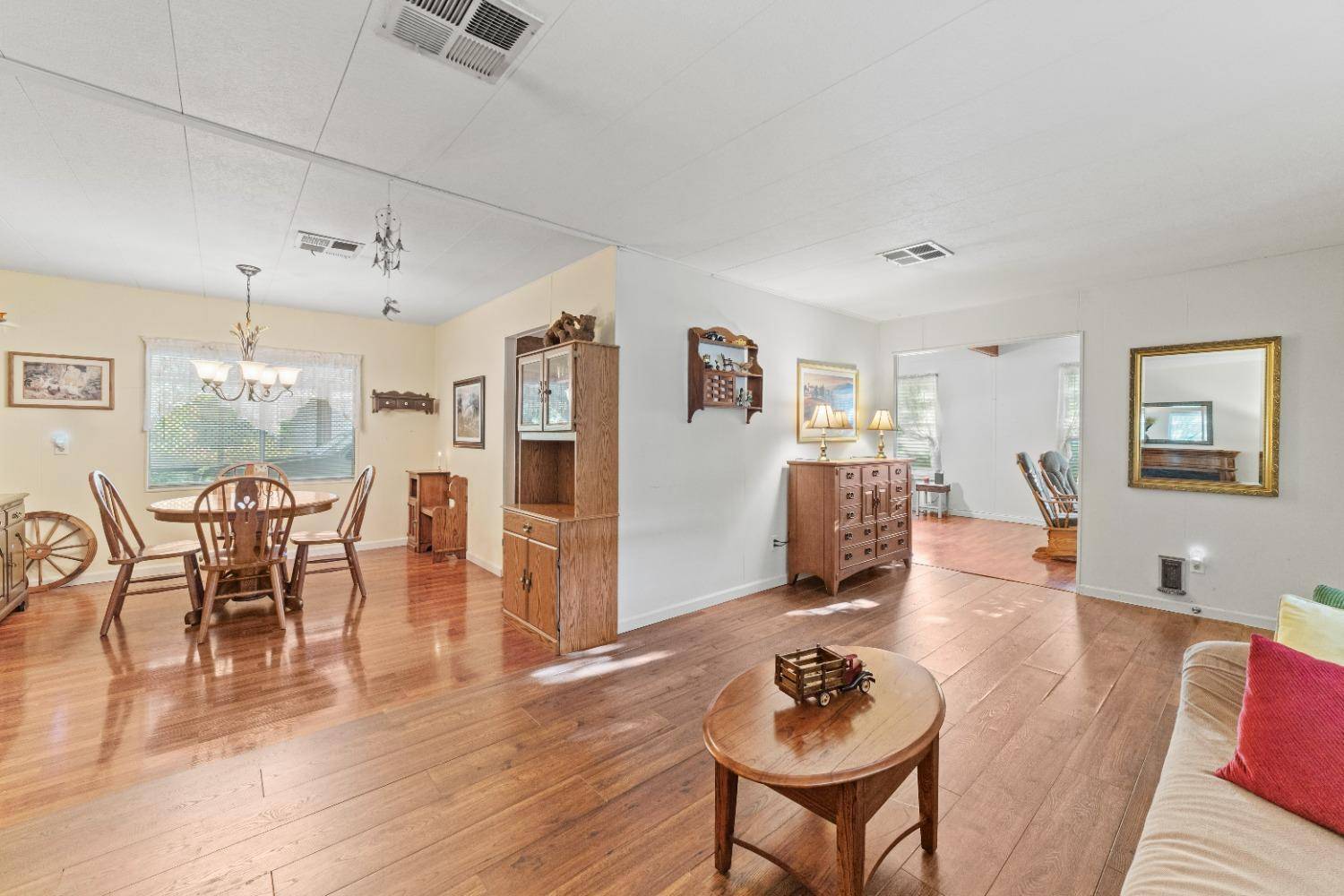 6841 Lake Cove LN, Citrus Heights, CA 95621