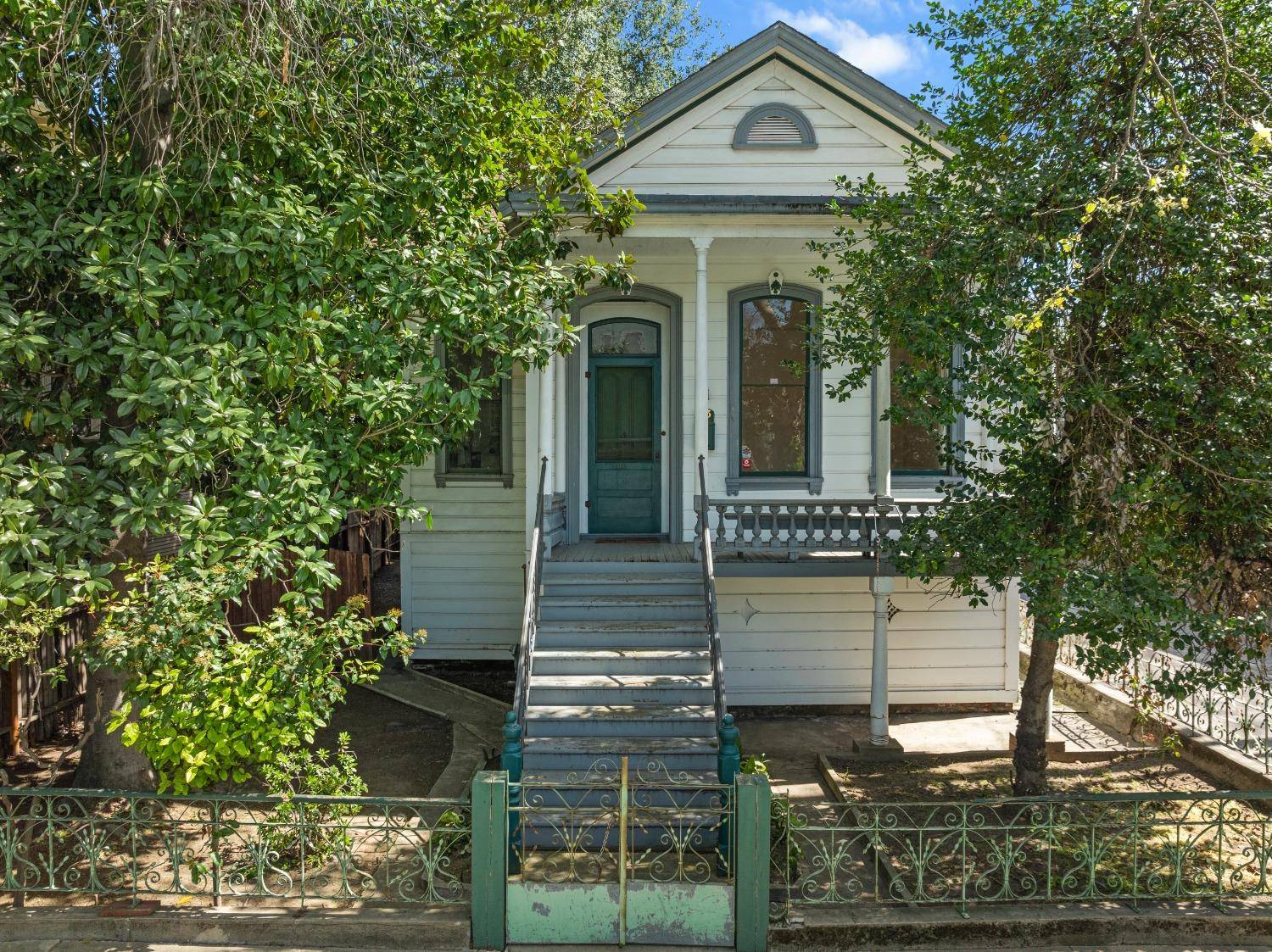 Sacramento, CA 95814,613 14th ST