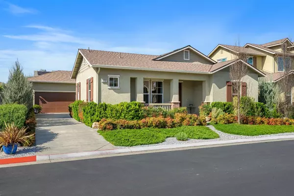 828 River Pointe Cir, Oakdale, CA 95361