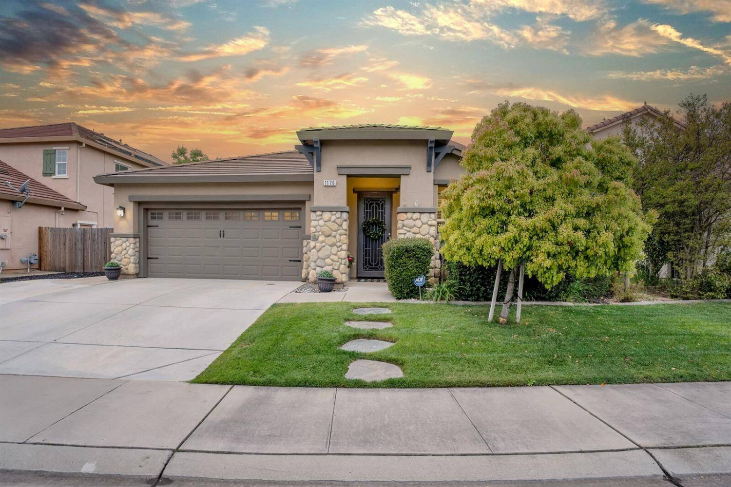 1176 Barnhill LN, Lincoln, CA 95648