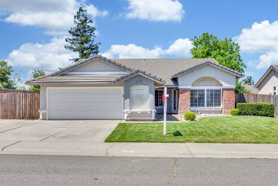 678 Cedar Flat AVE, Galt, CA 95632