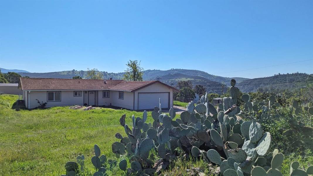 4227 Hartvickson LN, Valley Springs, CA 95252