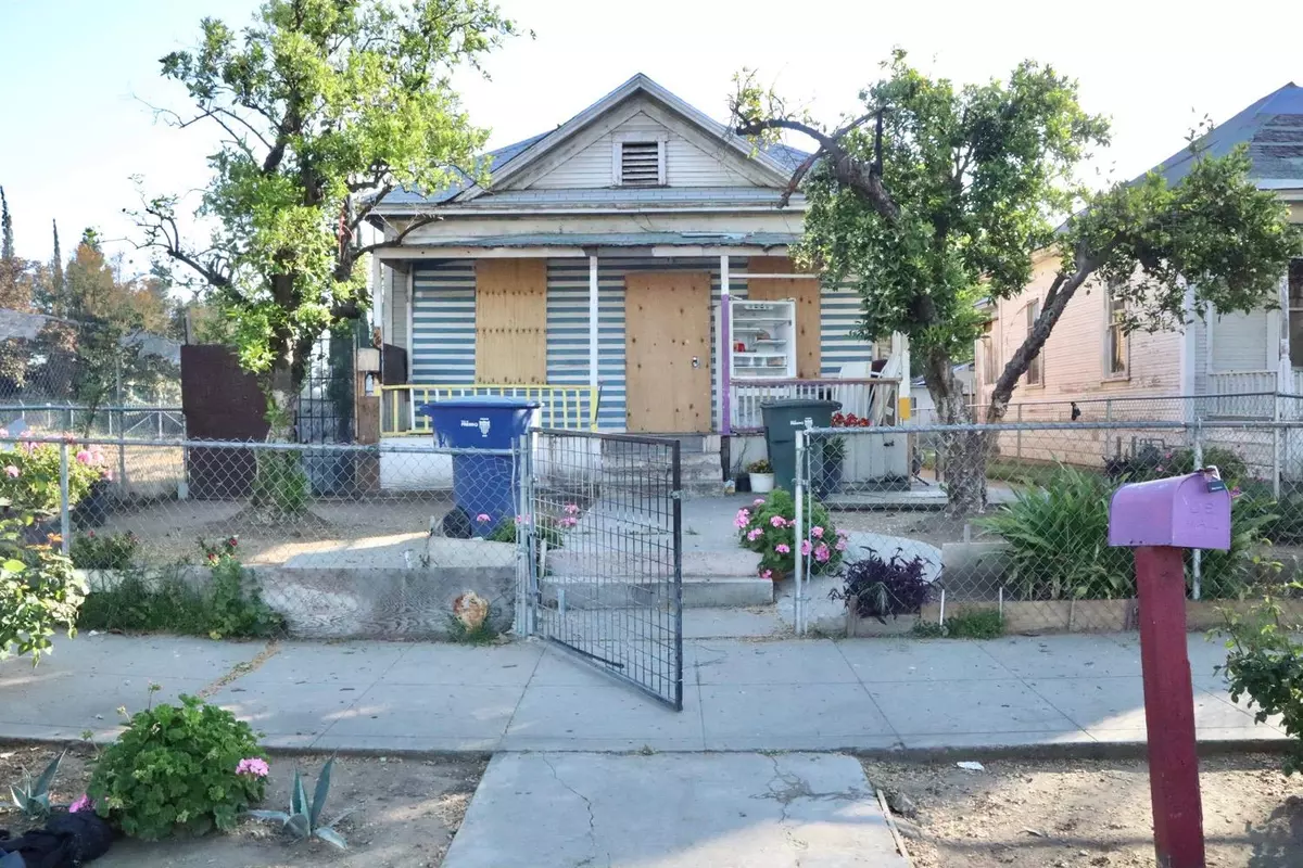 Fresno, CA 93721,334 L ST